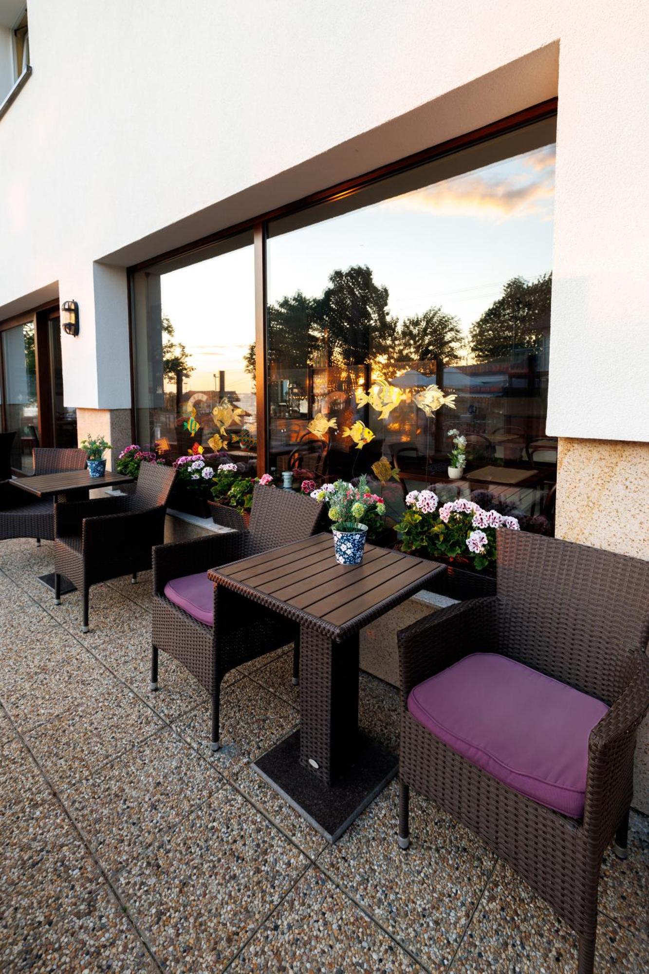 Dom Wczasowy Plaza Rewal Ngoại thất bức ảnh